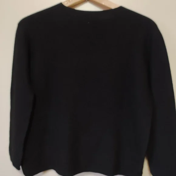 Sweater - Picture 5 of 5